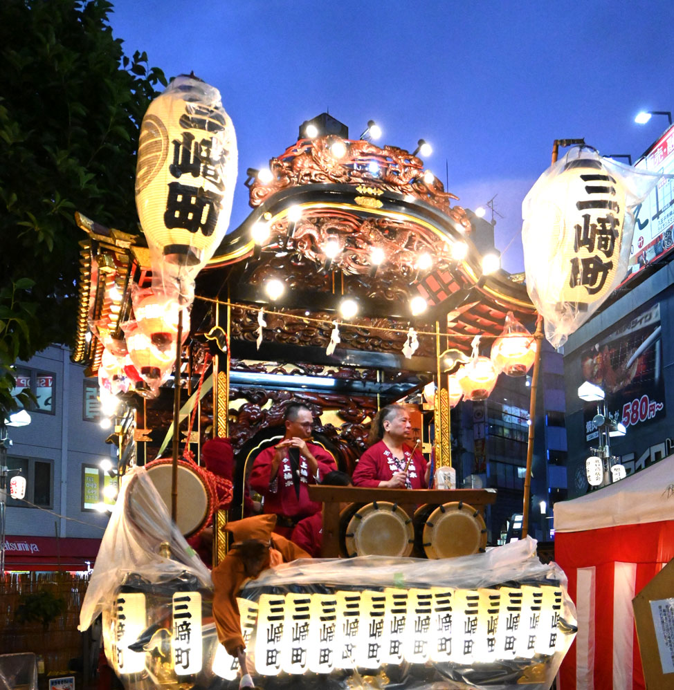 호화찬란한 「축제용 수레(山車)」